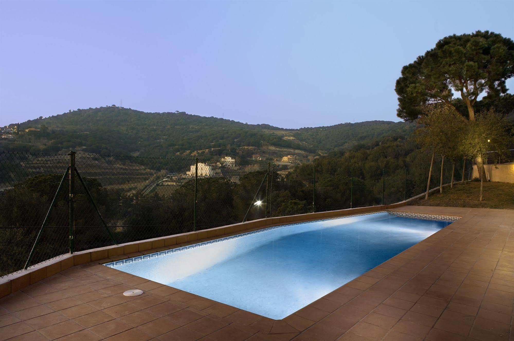 Hotel Porta D'Alella Exterior photo